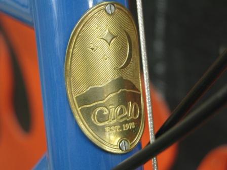 Head badge